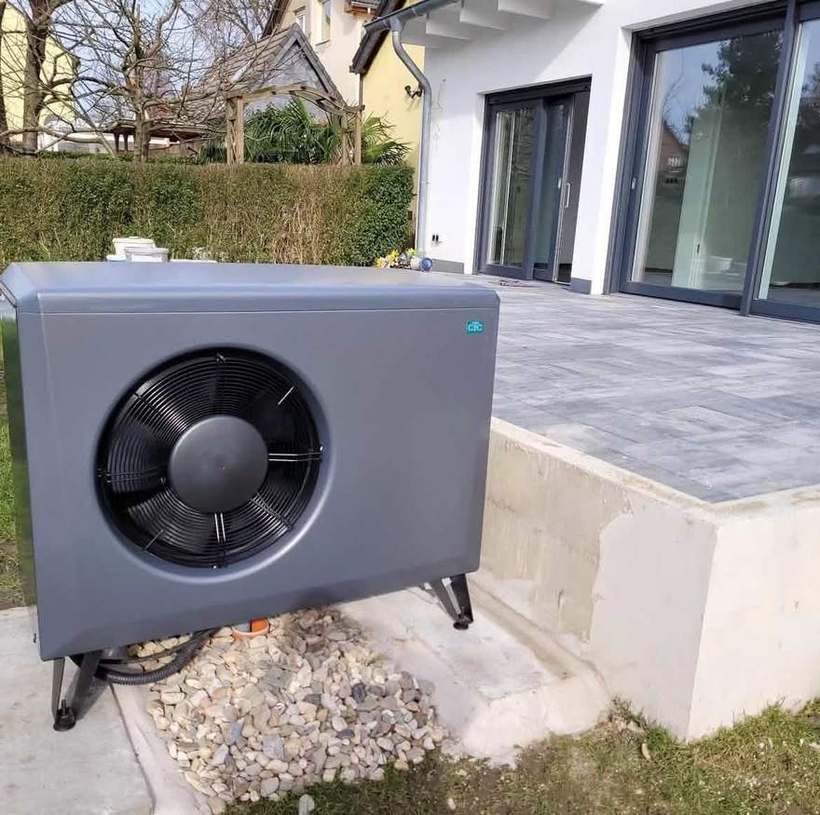 Luft-Wasser-Wärmepumpe von MGHI, installiert in Herne